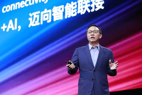 David Wang, director ejecutivo de Huawei y presidente del Consejo Supervisor de Inversiones, anuncia soluciones de conectividad inteligente para todos los escenarios