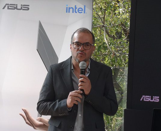 Asus Zenbook S 13 OLED con Intel EVO